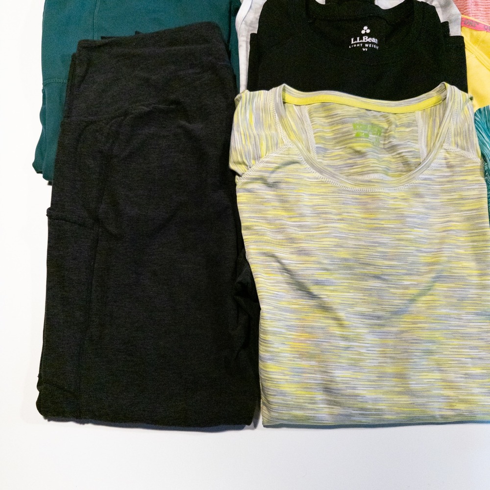 Mixed Brands Womens Activewear Lot XL Multicolored Athletic Tops Leggings - Picture 3 of 9